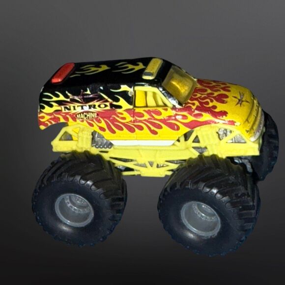 Hot Wheels Monster Jam Diecast Metal Base Nitro Machine Monster Truck 1:64 A26 - Picture 3 of 10